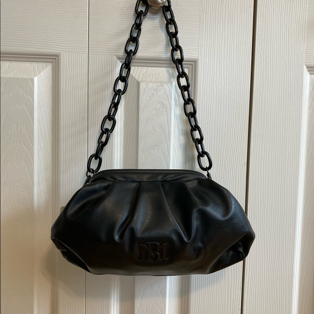☘️NWT! Badgley Mischka Wrapped Frame Clutch Black Vegan Leather Bag